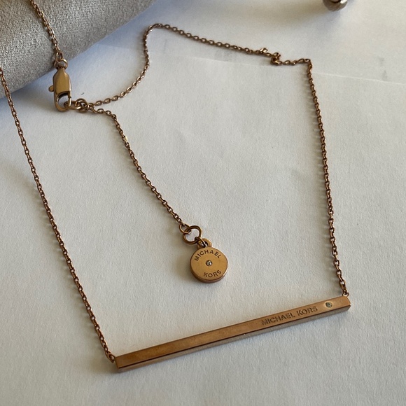 Michael Kors bar necklace - Picture 1 of 3